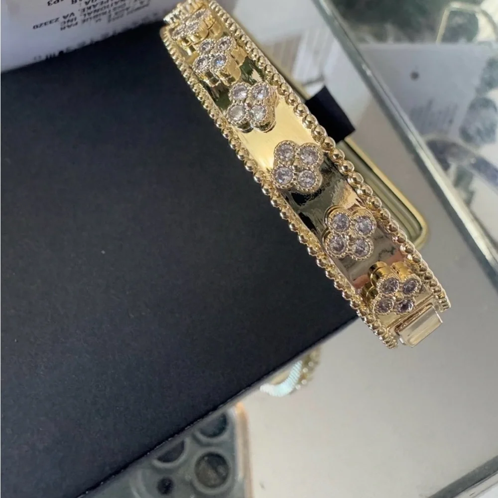Perlee Four Leaf Clover Bangle Bracelet gold plated - Picture 5 of 8